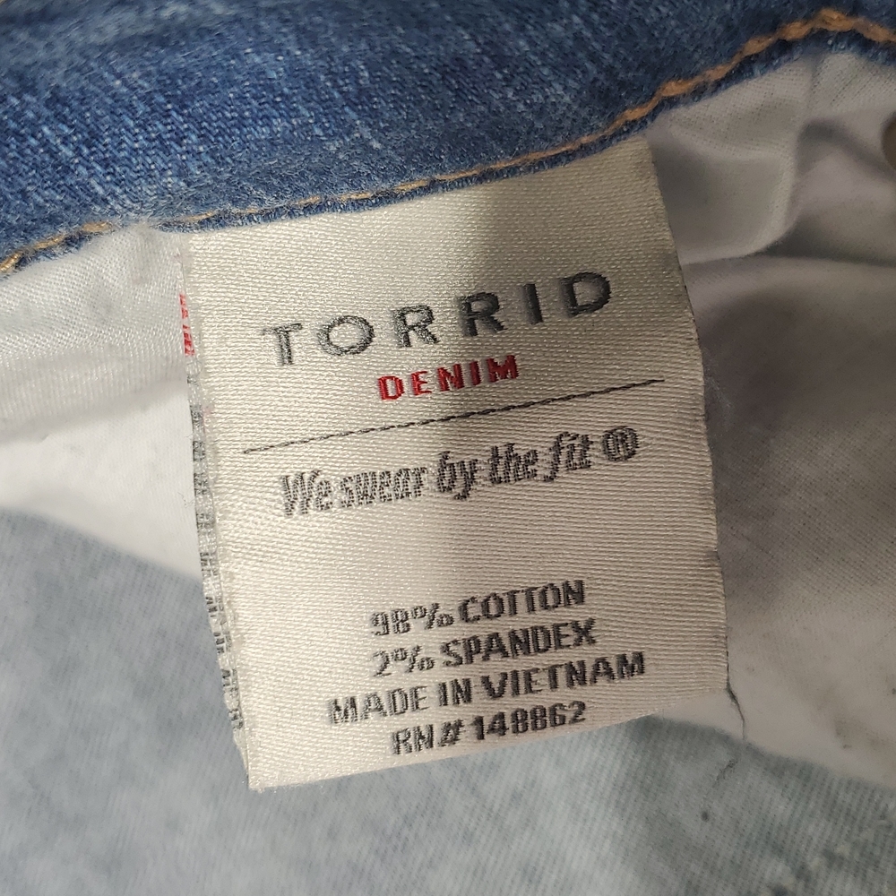 Torrid Mid Rise Distressed Boyfriend Fit Blue Jeans Size 10 Waist 34 Inches - Picture 4 of 5